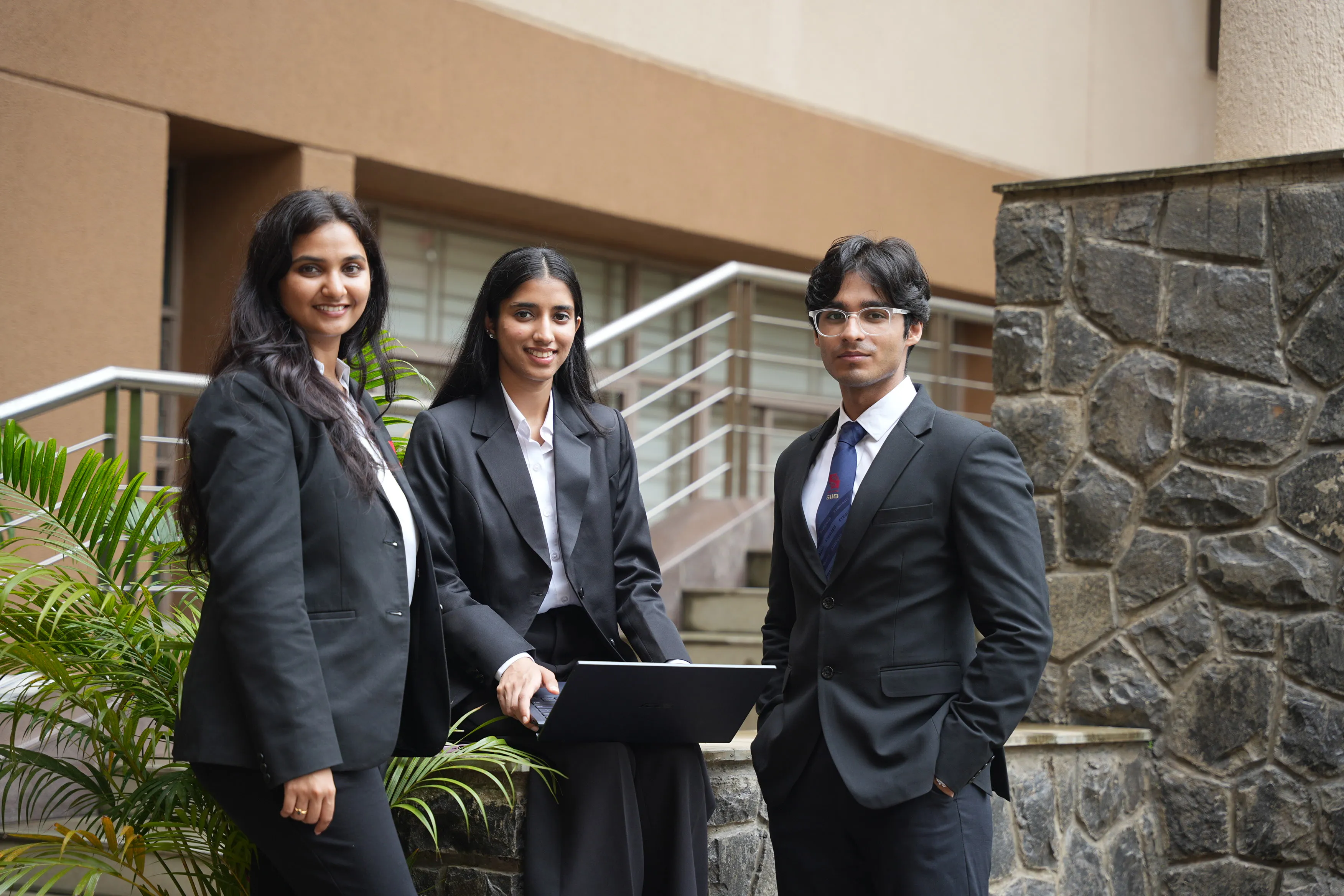 SIIB students in formal attire